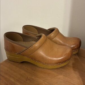 Women's Tan Leather Clogs - Classic Slip-On Mules